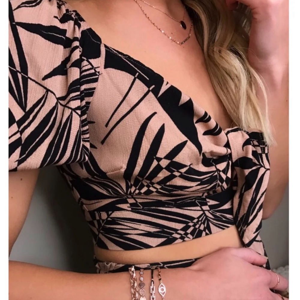 Wild Fable Tropical Tie Front Crop Top NWT